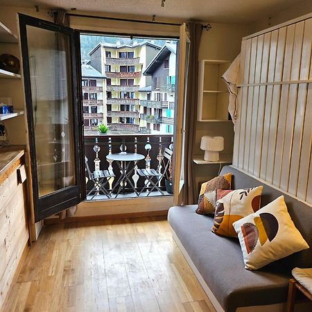 Cozy Chamonix Ski Studio With Mountain Views Exterior photo