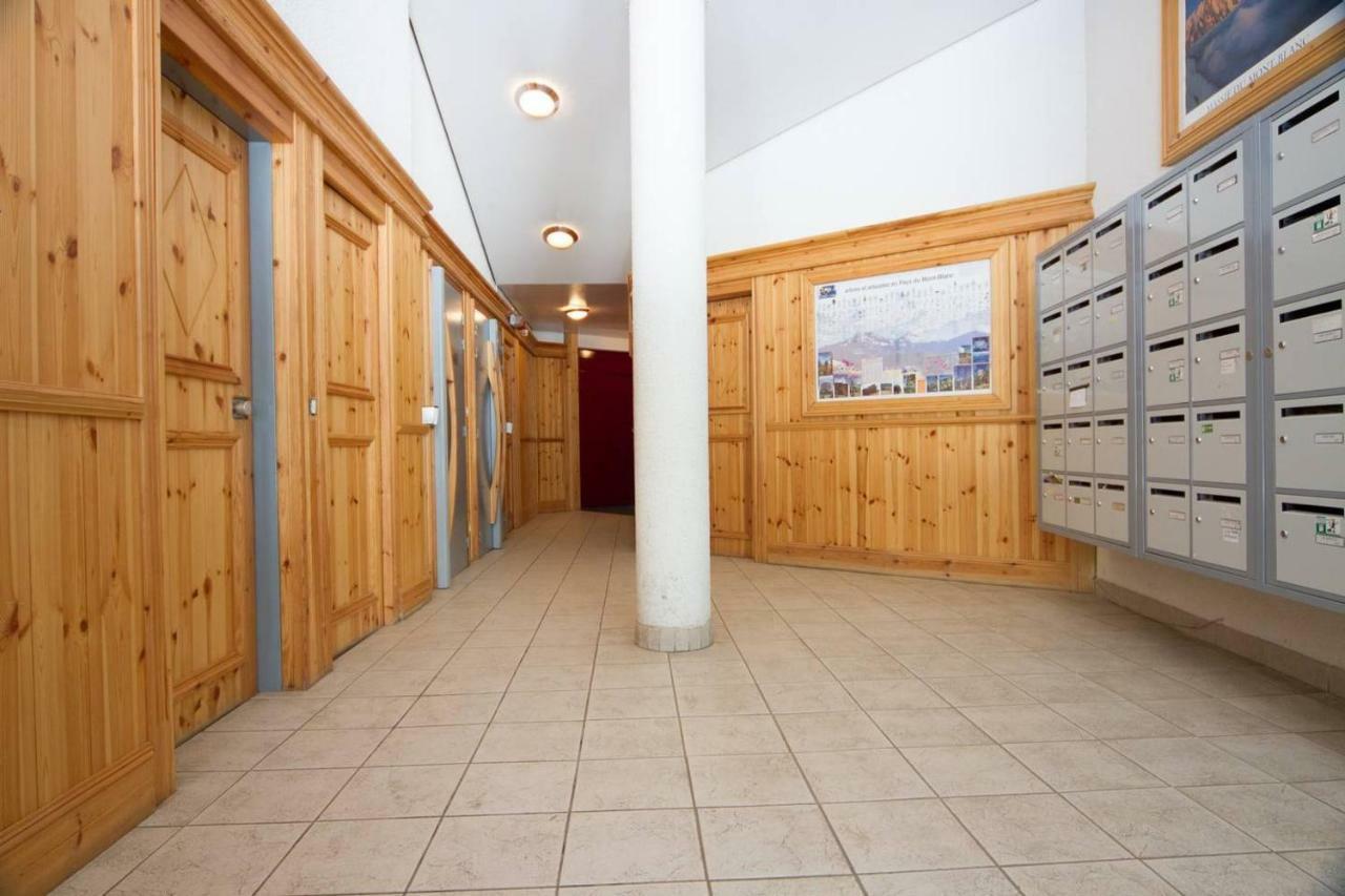 Cozy Chamonix Ski Studio With Mountain Views Exterior photo